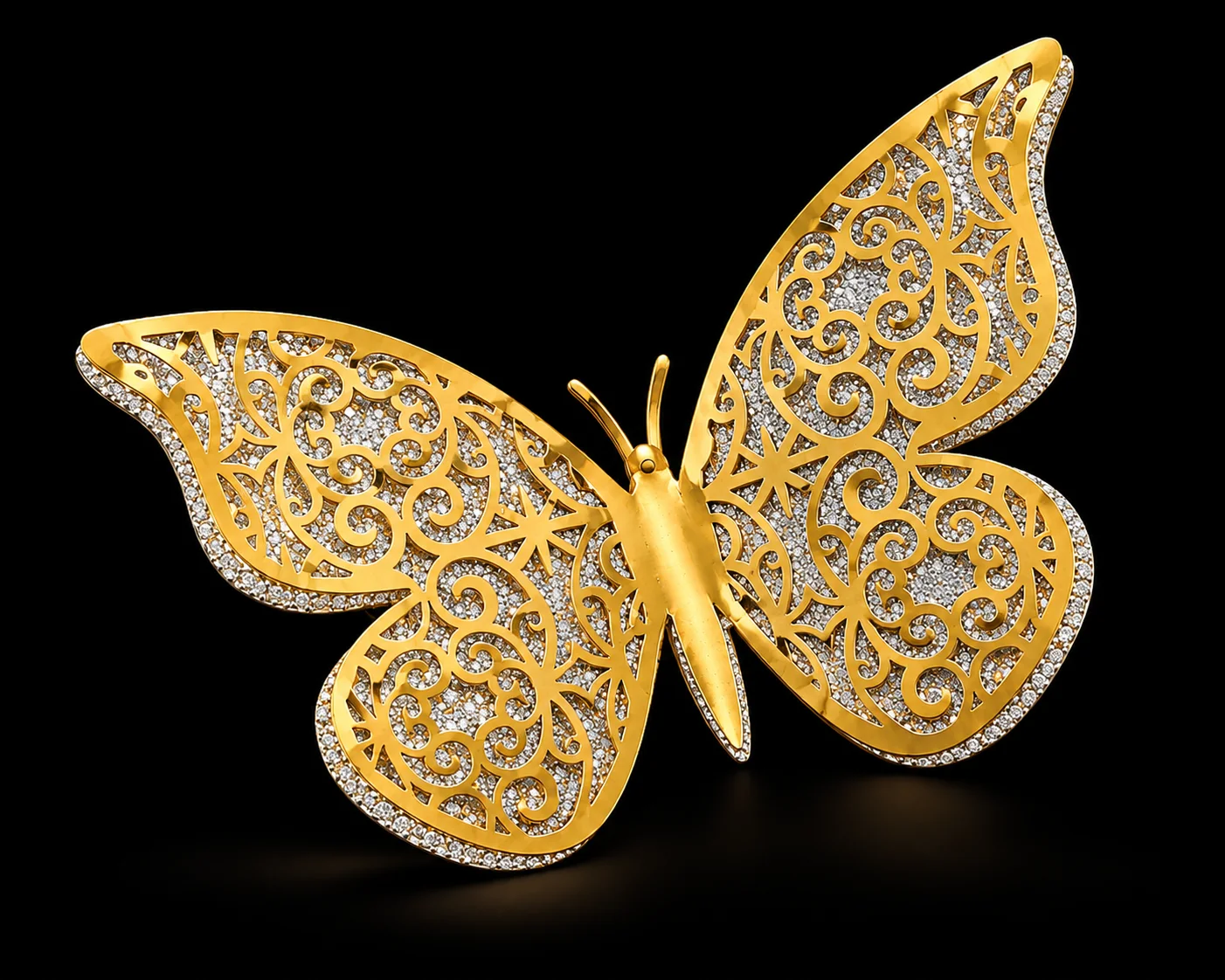 Mariposa dorada para arreglo floral