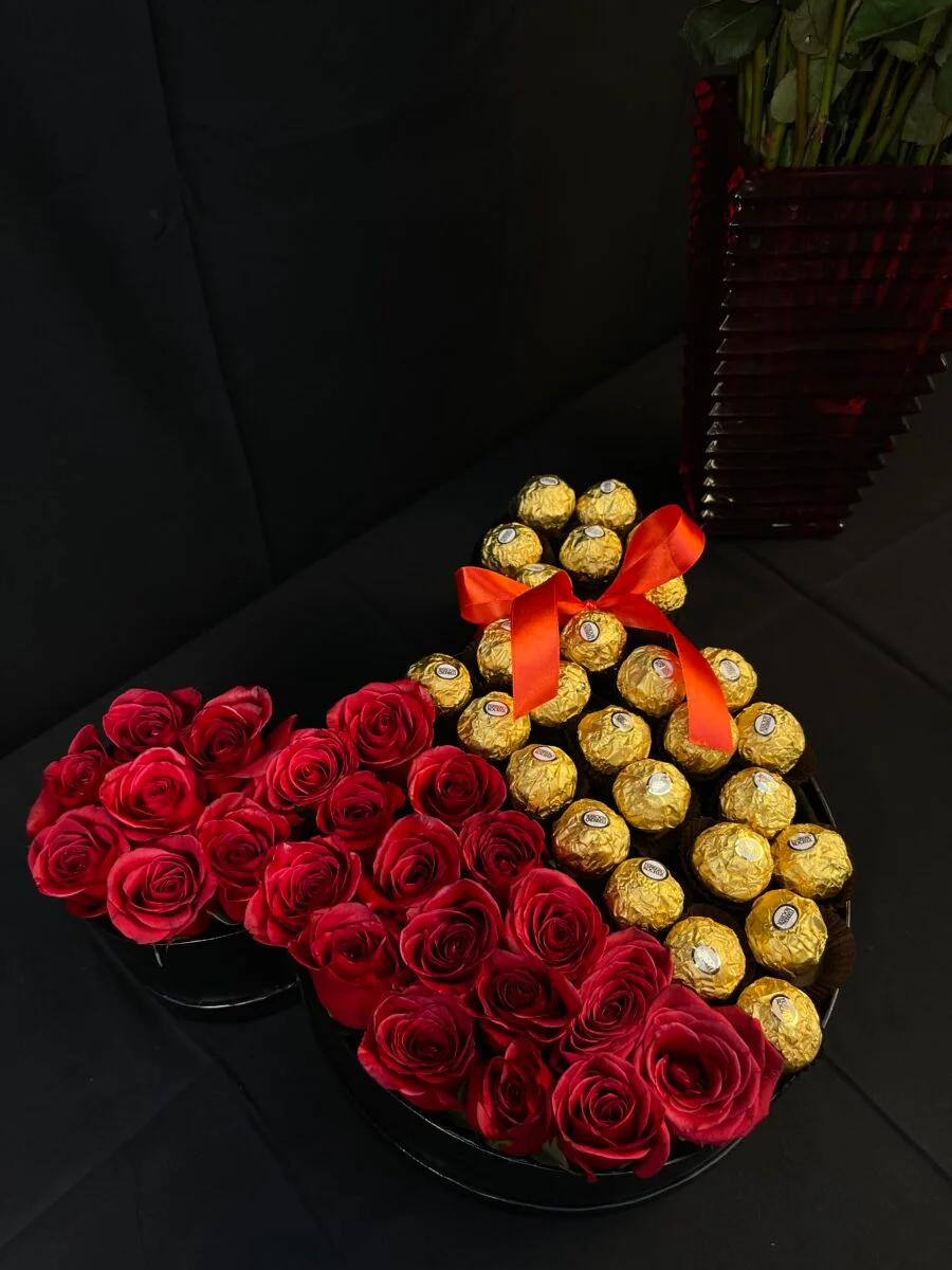 Mickey Mouse de rosas con chocolates Ferrero