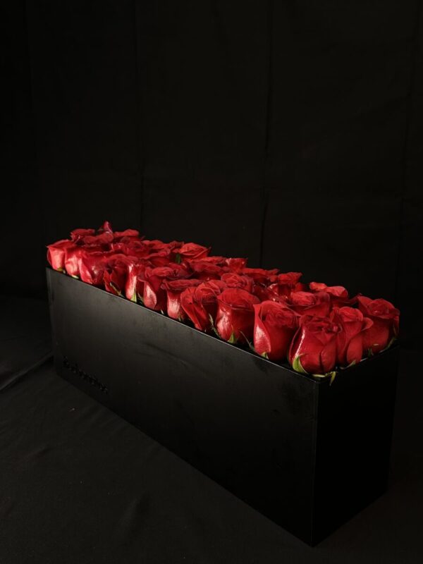 Caja horizontal de 36 rosas