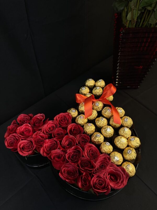 Mickey Mouse de rosas con chocolates Ferrero - Imagen 3