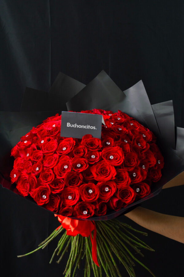 Ramo de 100  rosas con brillos